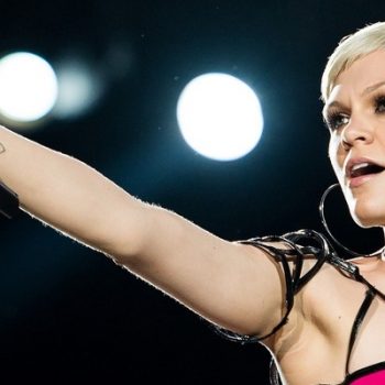 Jessie J canta música inédita! Confira "I Believe In Love"