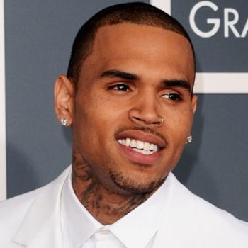 Chris Brown lança videoclipe para "Loyal"