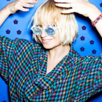 Sia divulga lyric video de "Opportunity", do filme "Annie"