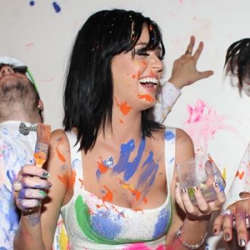 Katy Perry divulga a capa de seu novo single, "Birthday"