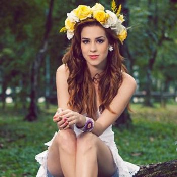 Sophia Abrahão lançará EP e libera clipe de "Deixe Estar"