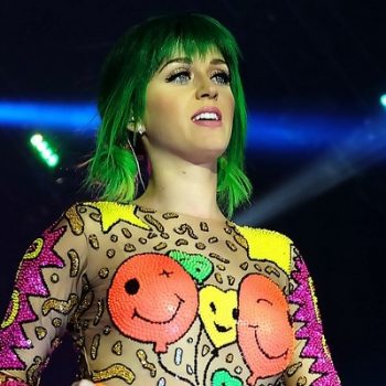 Katy Perry divulga o lyric video de "This Is How We Do"