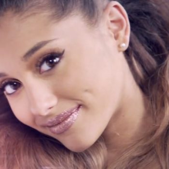 "Break Free" – O mundinho fictífio-trash-mal feito de Ariana