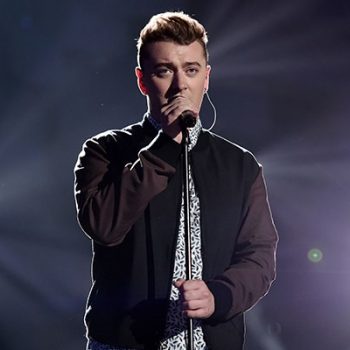 Sam Smith revela o videoclipe de "Writing's On The Wall"