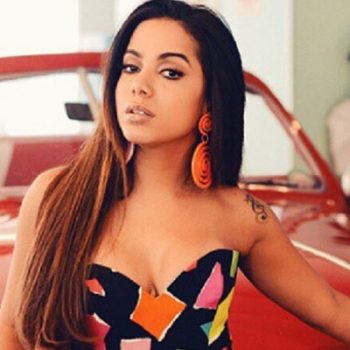 Anitta lança versão acústica para "Deixa Ele Sofrer"