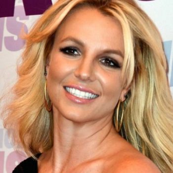 Já tem música nova de Britney Spears na web! Ouça "Clumsy"