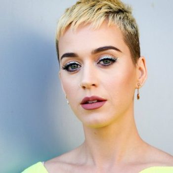 Katy Perry canta "Swish Swish" no The Voice australiano