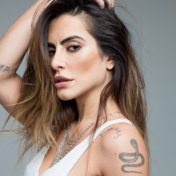 Cleo Pires se lança com o cantora com um EP! Ouça "Jungle Kids"