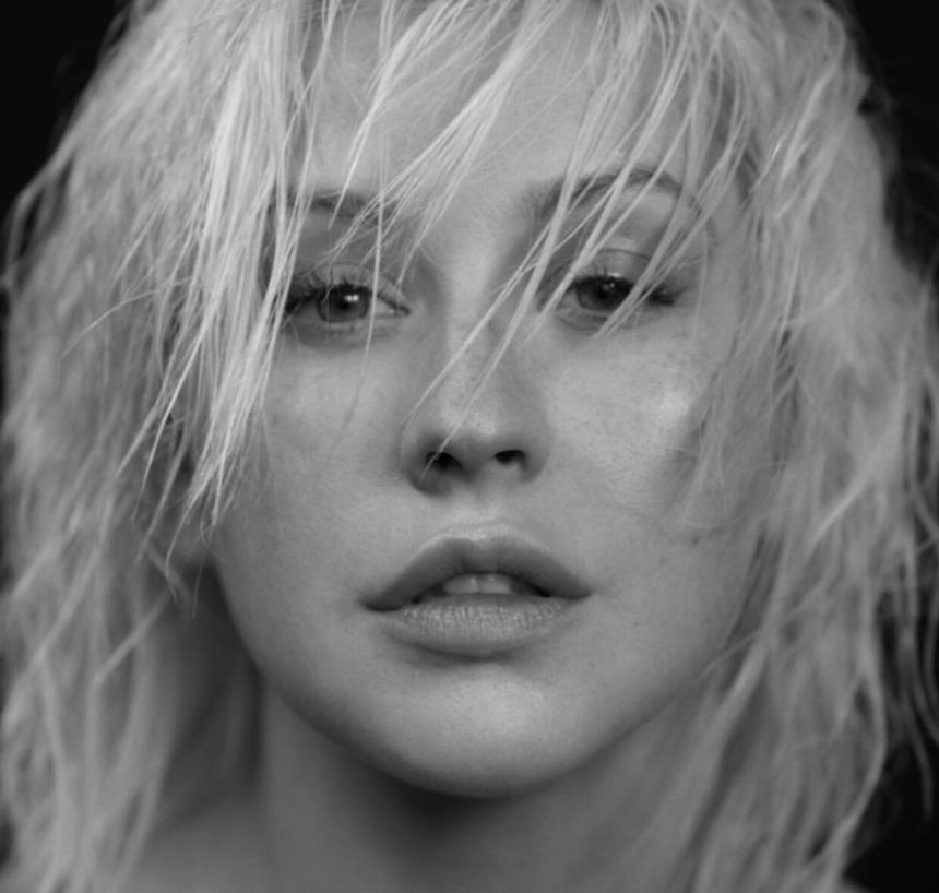 Christina Aguilera lança single e anuncia álbum! Confira