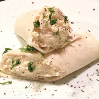 Wrap de pasta de frango com requeijão